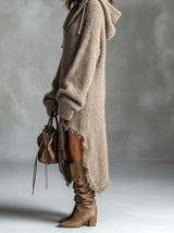 Margot robe pull à capuche marron – vue de profil, ourlet asymétrique