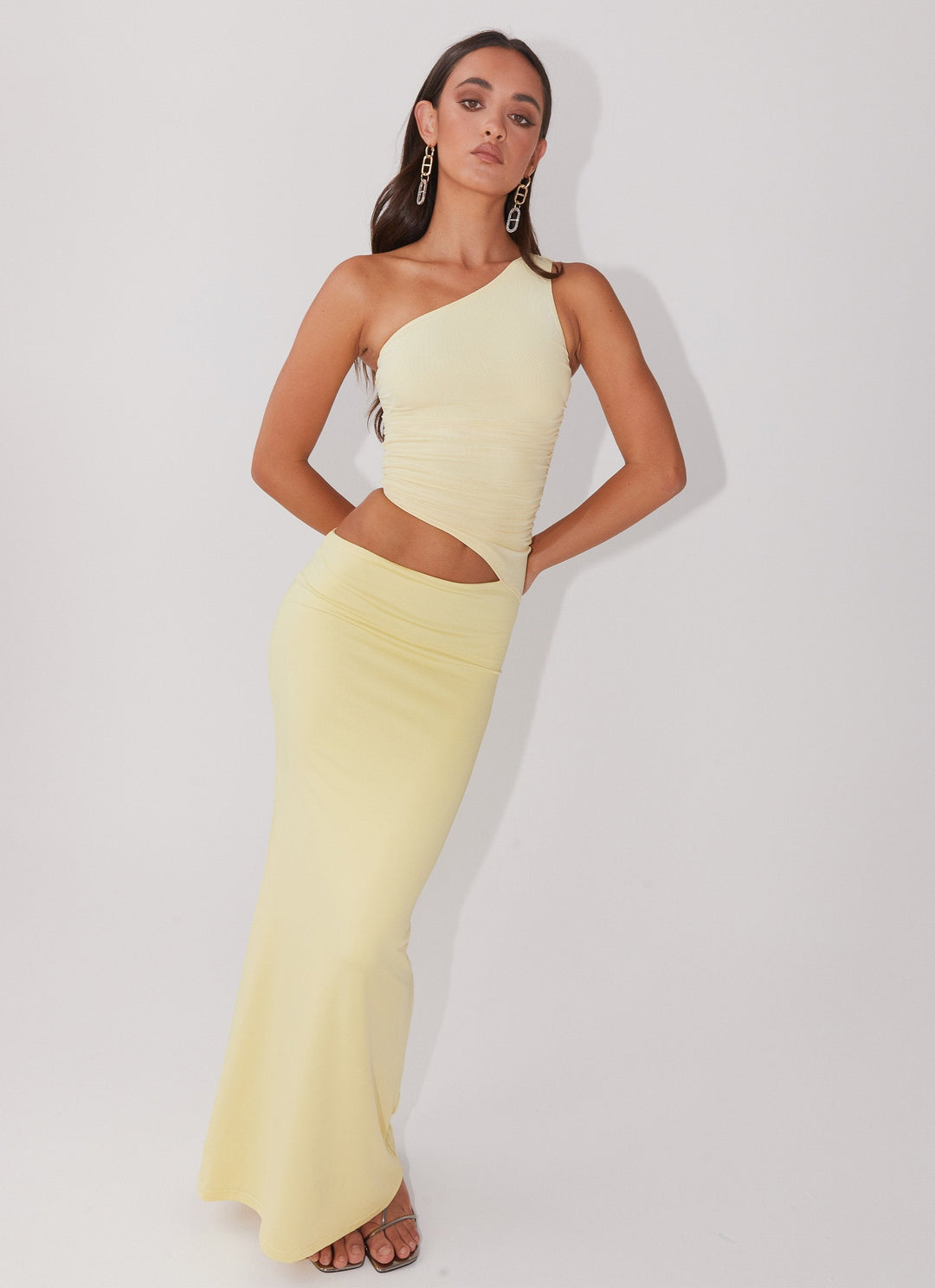 CHLOÉ NOIRE – ROBE LONGUE ASYMÉTRIQUE