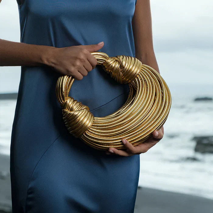ROMA – SAC DE SOIRÉE SCULPTURAL EFFET MÉTALLISÉ